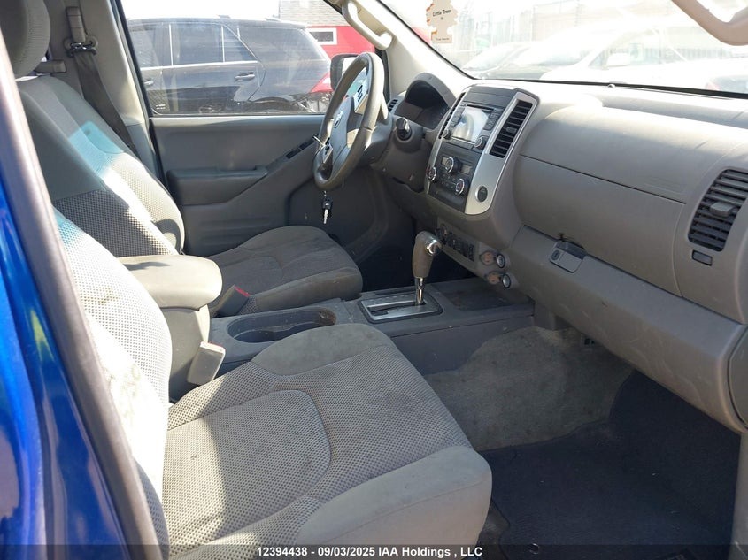 2015 NISSAN Frontier SL/SV